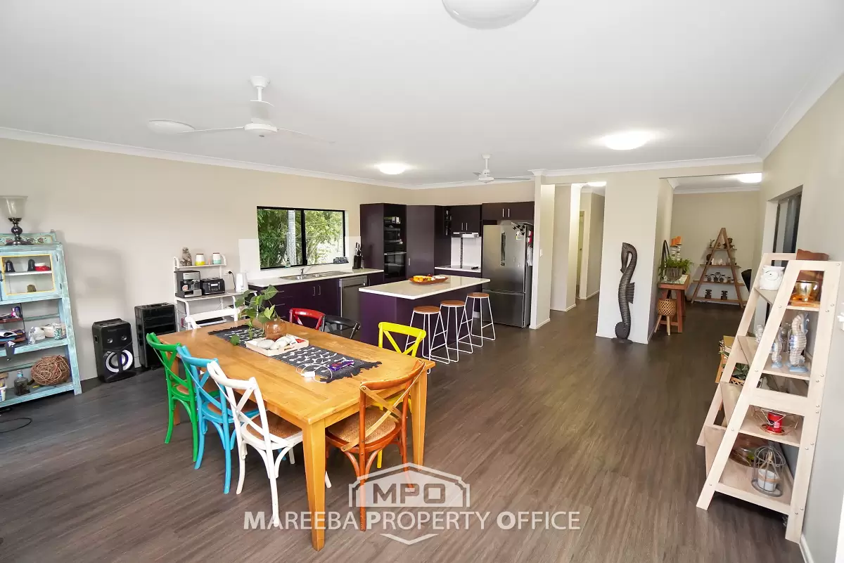 11 Curlew Close, Mareeba, QLD, Mareeba - Thumbnail 4