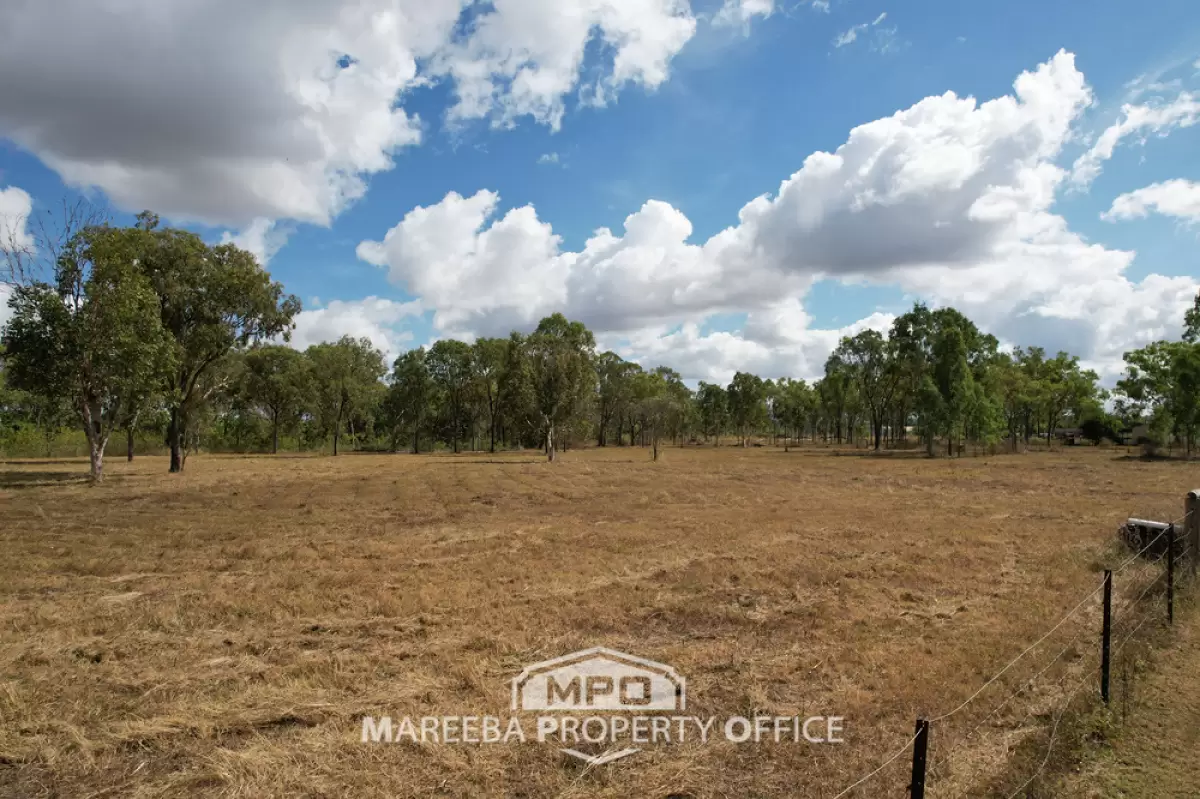 16 Pleasant Close, Mareeba, QLD, Mareeba - Thumbnail 4