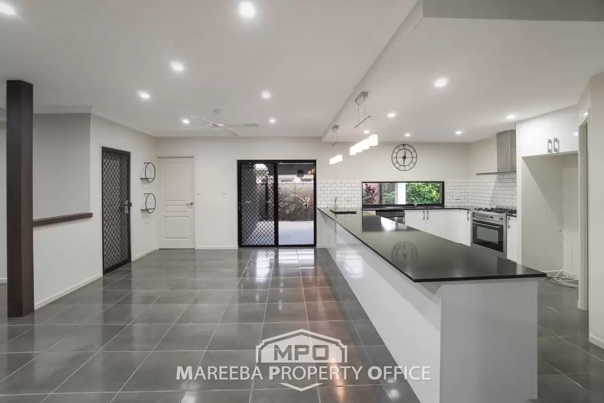 2 Curlew Close, Mareeba, QLD, Mareeba - Thumbnail 2