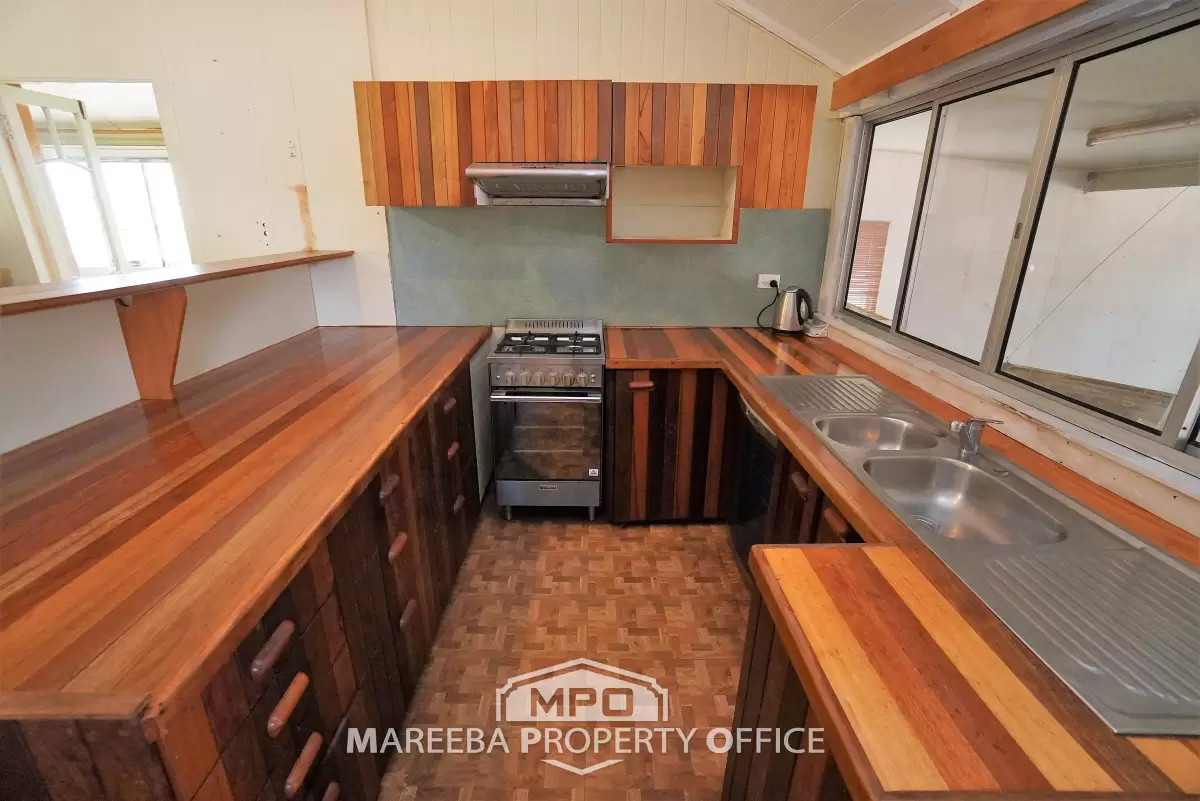 223 Walsh Street, Mareeba, QLD, Mareeba - Thumbnail 5