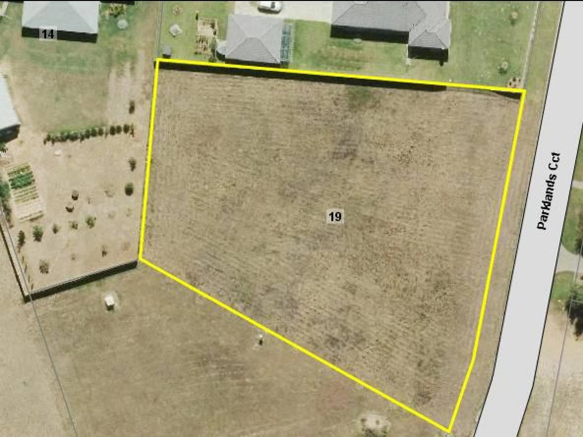 19 Parklands Circuit, Mareeba, QLD, Mareeba - Thumbnail 2