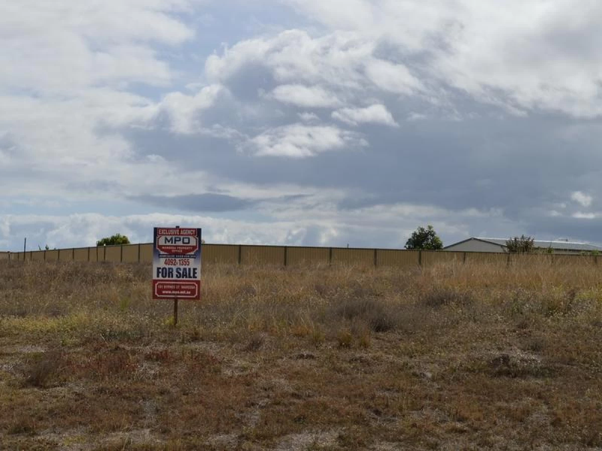 19 Parklands Circuit, Mareeba, QLD, Mareeba - Thumbnail 5