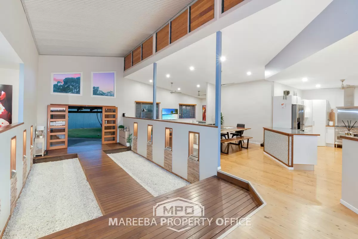 129 Coronet Drive, Mareeba, QLD, Mareeba - Thumbnail 3