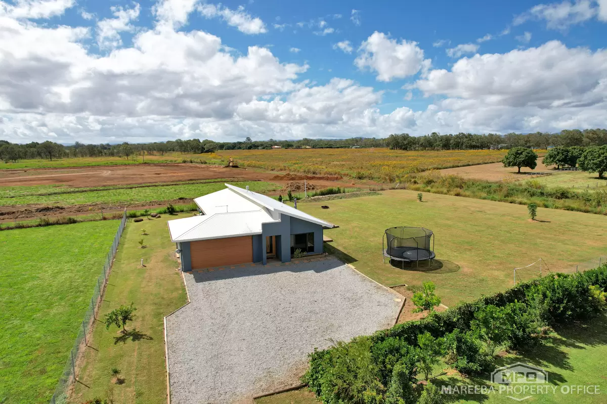 17 Agius Crescent, Mareeba, QLD, Mareeba - Thumbnail 2