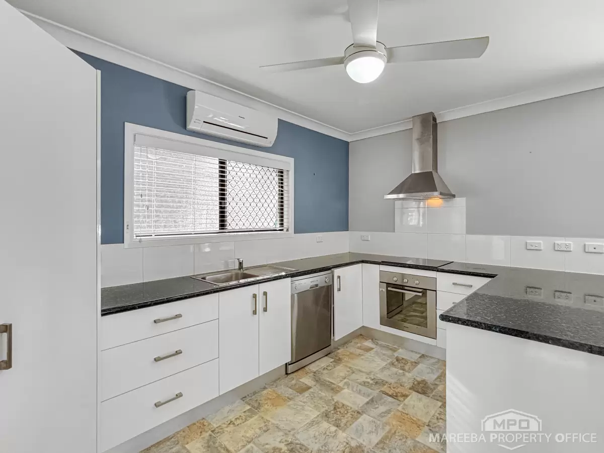 12 Macrae Street, Mareeba, QLD, Mareeba - Thumbnail 3