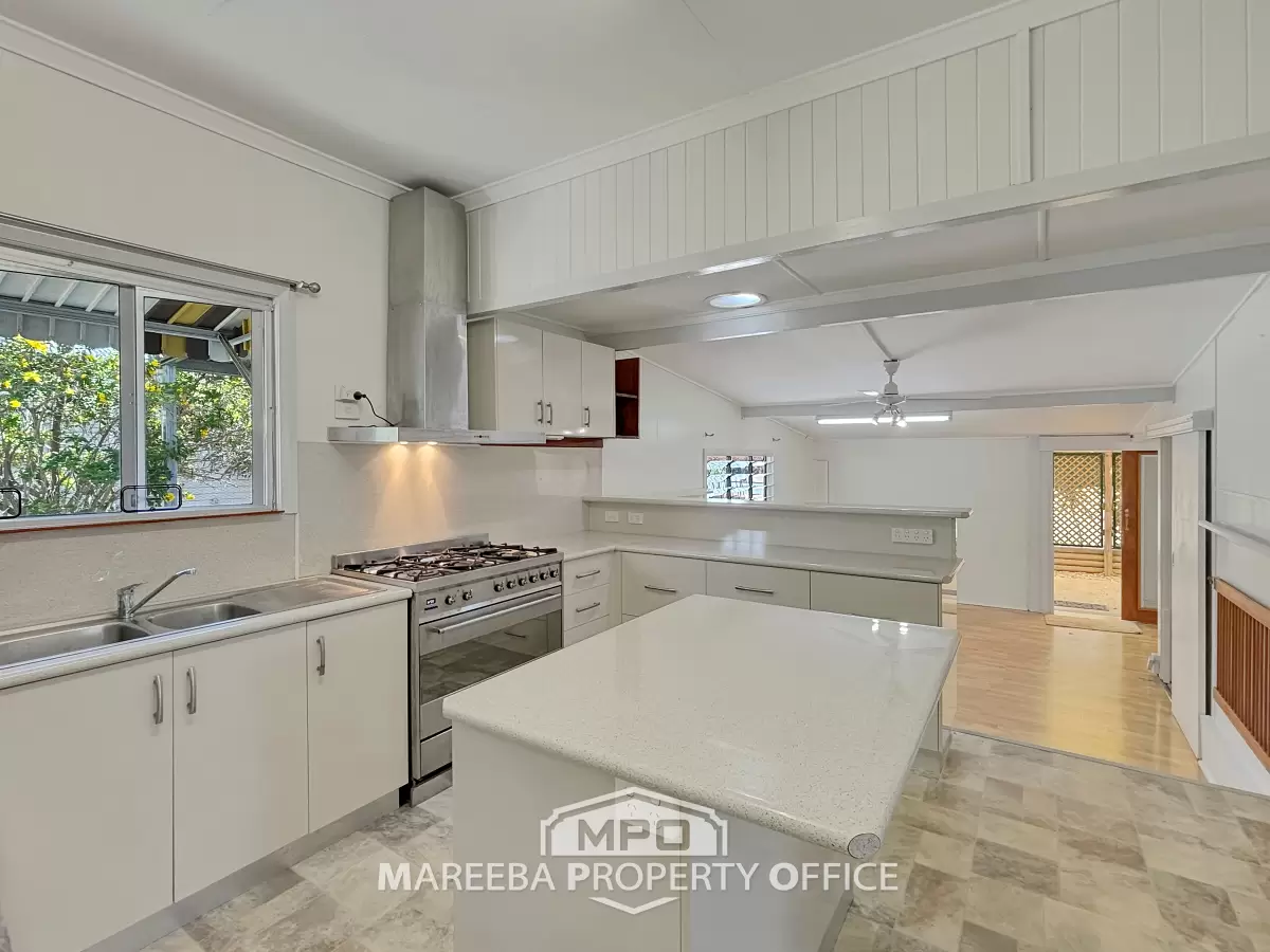 11 Riverview Terrace, Mareeba, QLD, Mareeba - Thumbnail 2