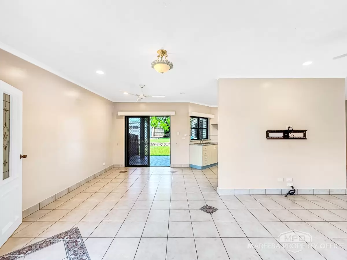 8 Jacinta Crescent, Mareeba, QLD, Mareeba - Thumbnail 3