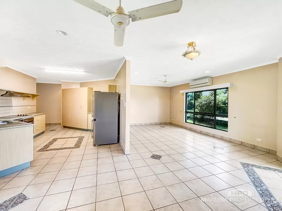 8 Jacinta Crescent, Mareeba, QLD, Mareeba - Thumbnail 6