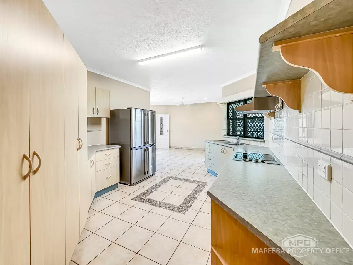 8 Jacinta Crescent, Mareeba, QLD, Mareeba - Thumbnail 7