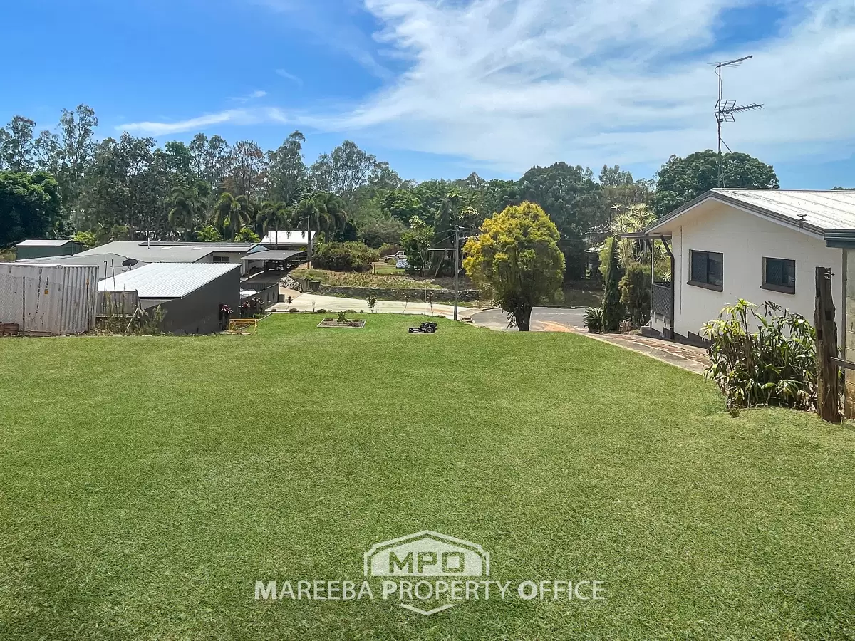 11 Love Street, Mareeba, QLD, Mareeba - Thumbnail 2