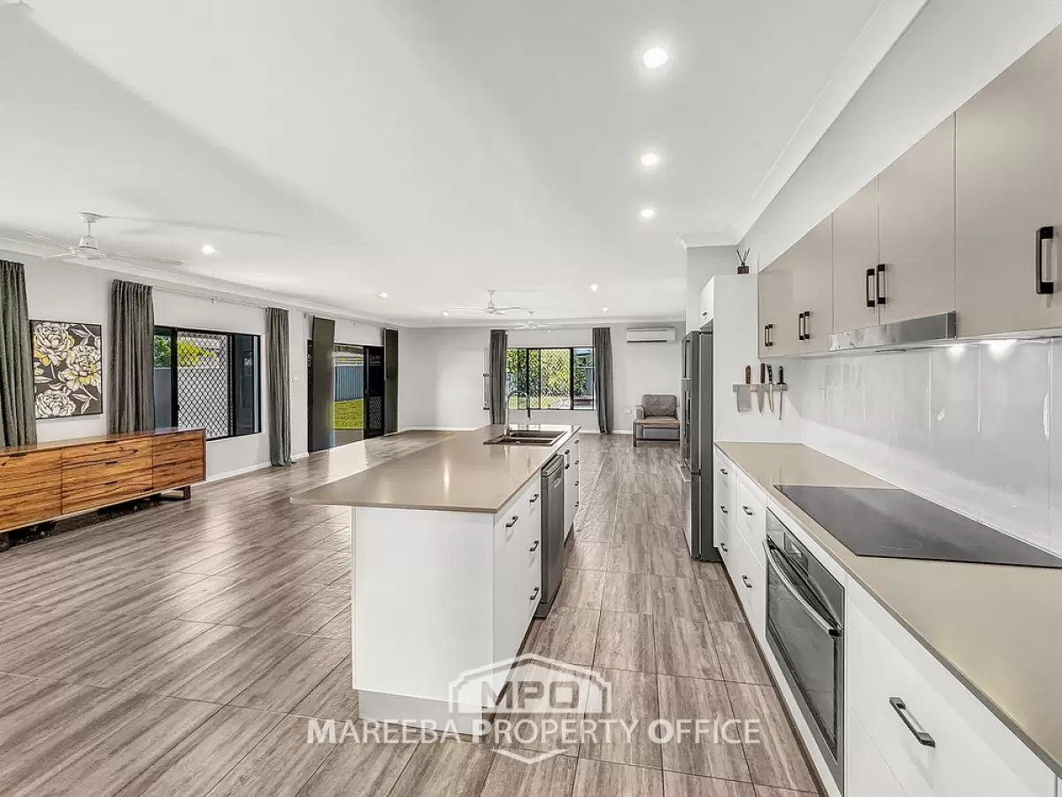 19 Godwin Drive, Mareeba, QLD, Mareeba - Thumbnail 2