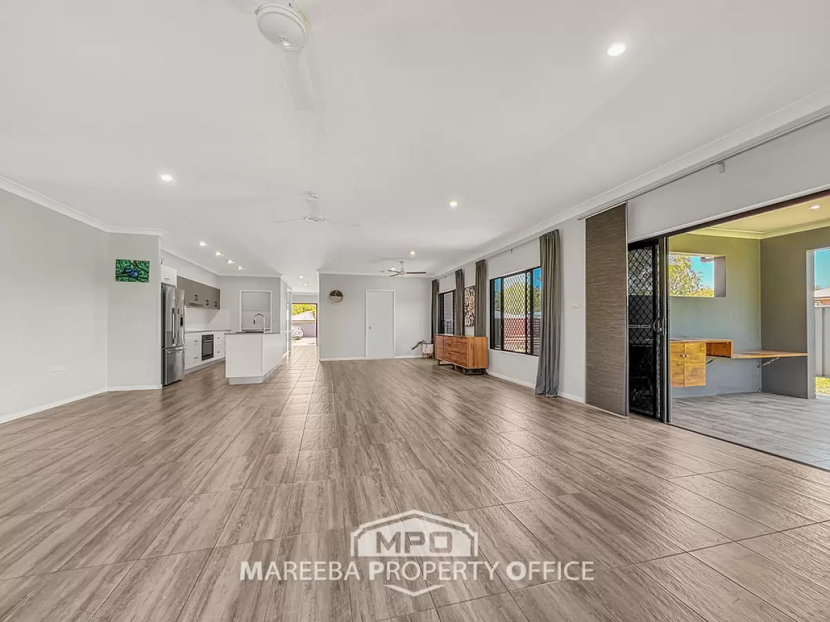 19 Godwin Drive, Mareeba, QLD, Mareeba - Thumbnail 4