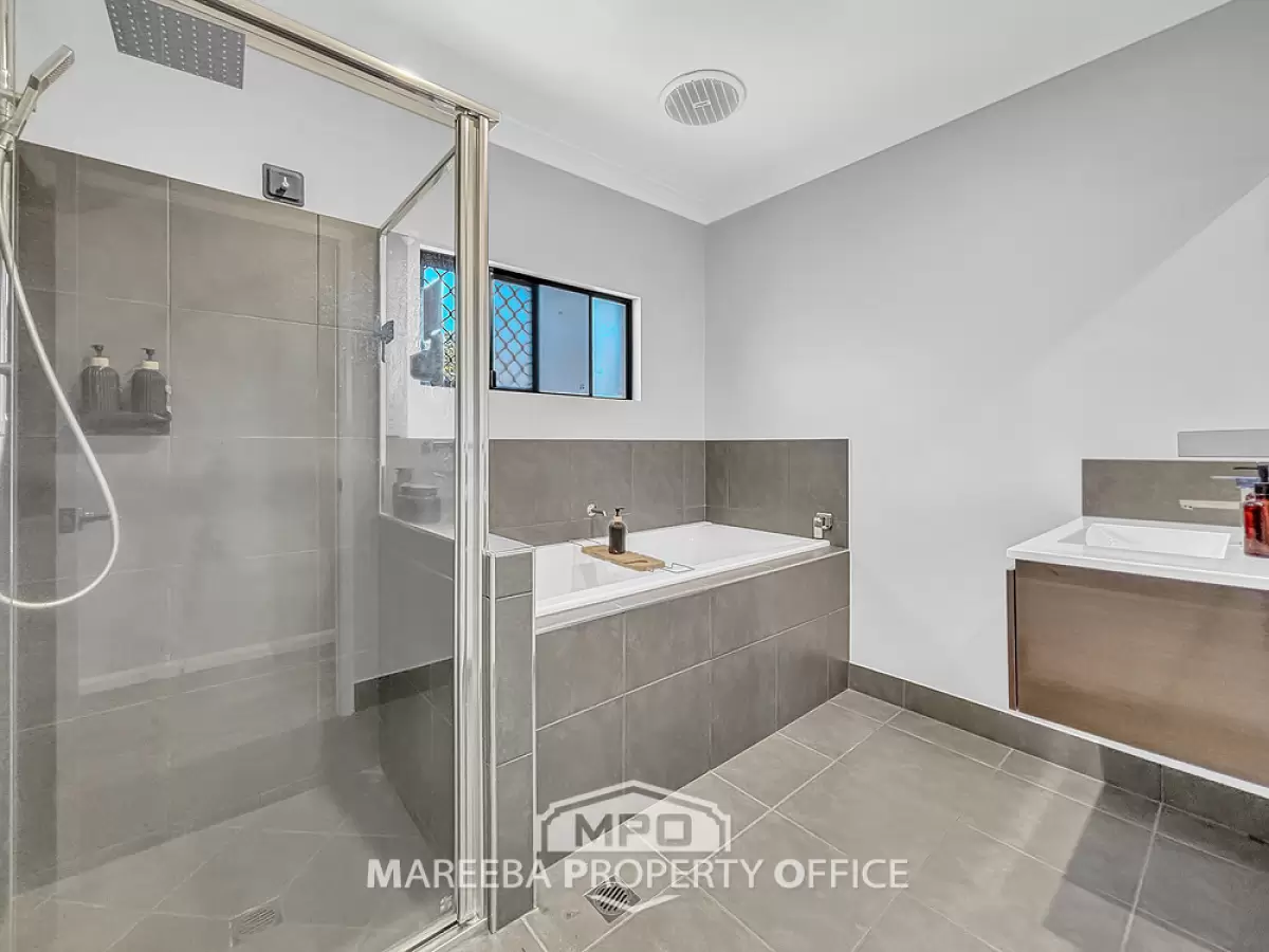 19 Godwin Drive, Mareeba, QLD, Mareeba - Thumbnail 7