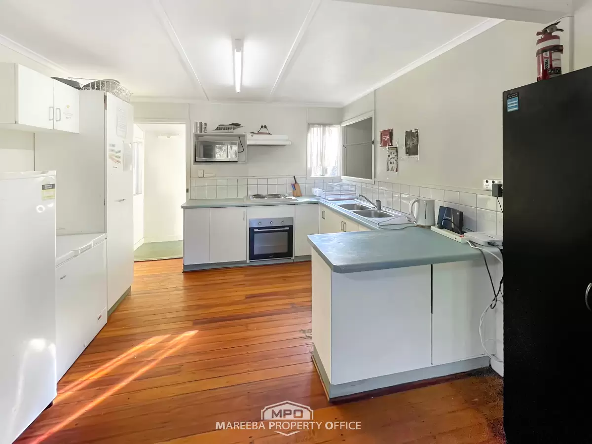 4 Jebreen Street, Mareeba, QLD, Mareeba - Thumbnail 3