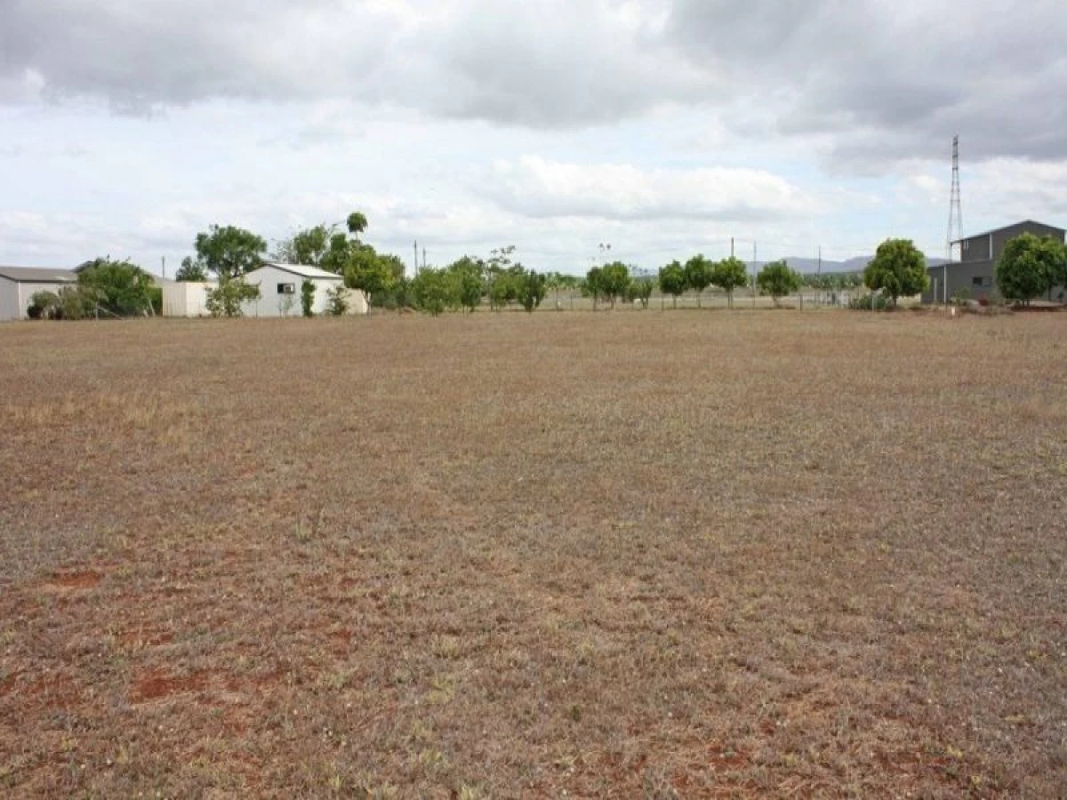 6 Teresa Close, Mareeba, QLD, Mareeba - Thumbnail 3