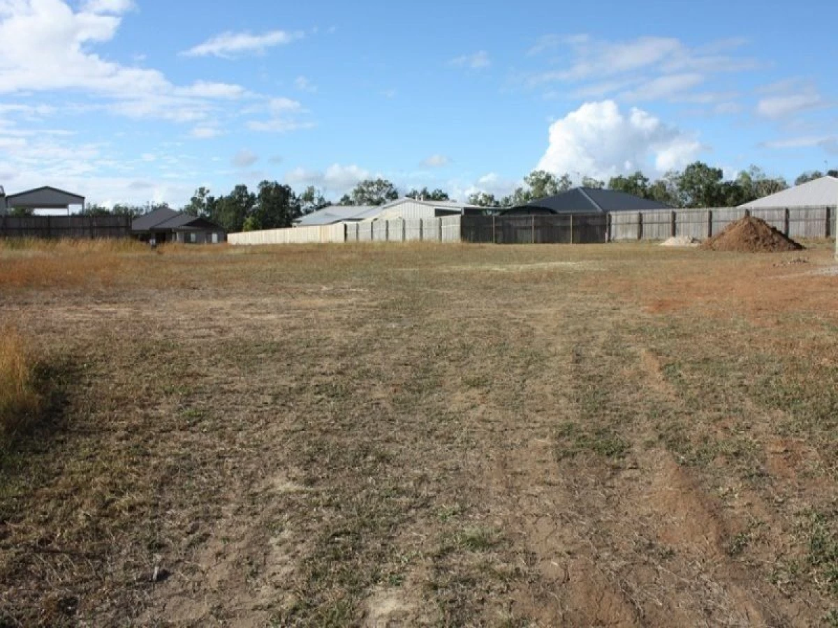 8 Eagle Close, Mareeba, QLD, Mareeba - Thumbnail 2