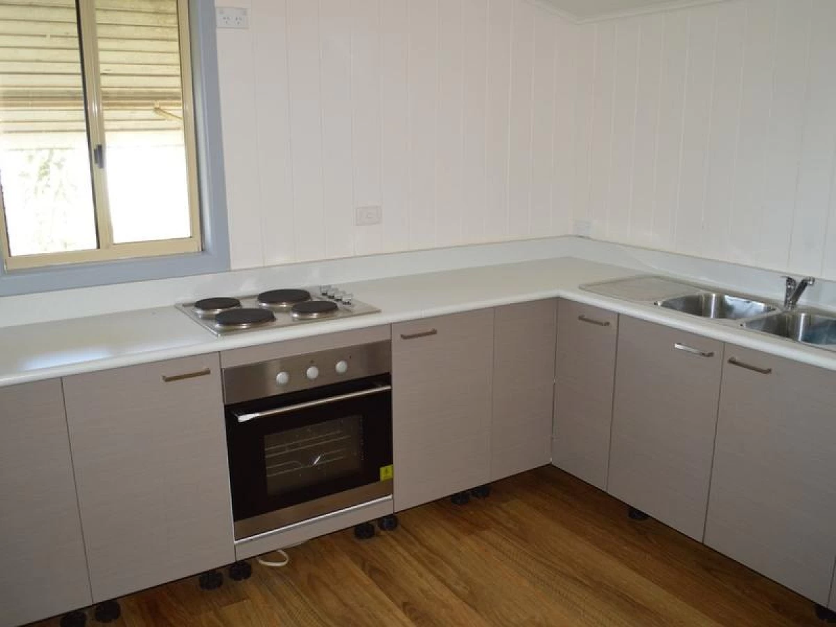 10 Troughton Street, Mareeba, QLD, Mareeba - Thumbnail 2