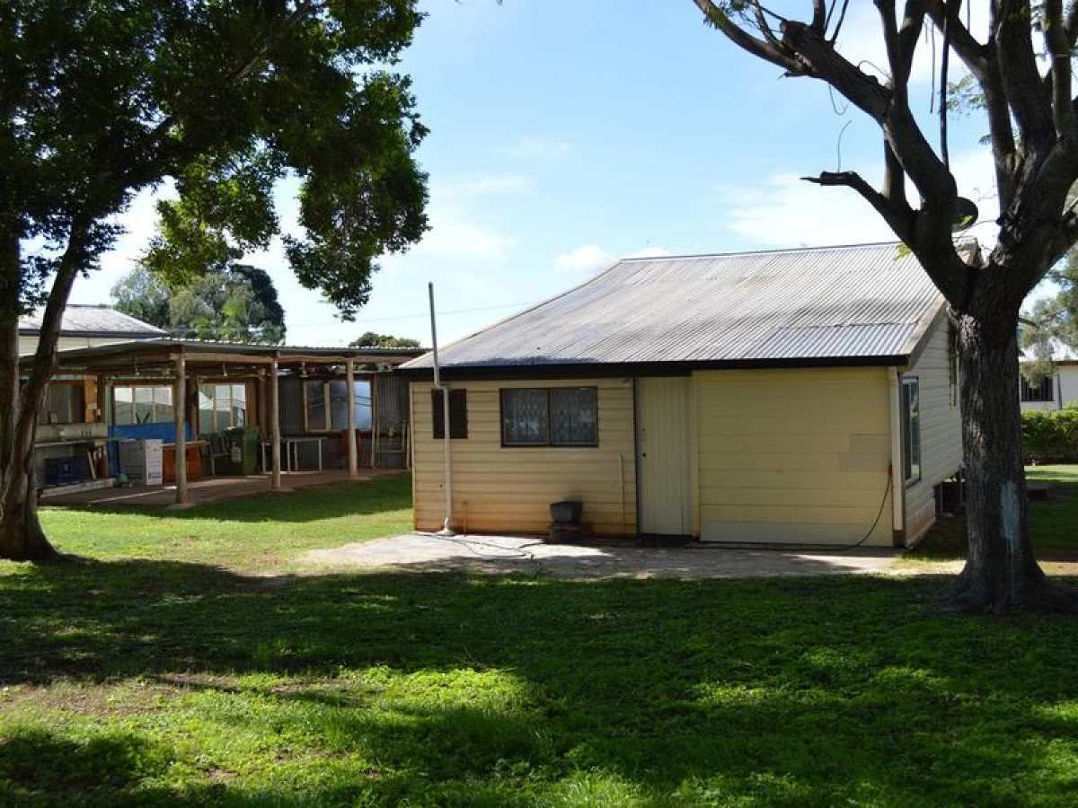 10 Troughton Street, Mareeba, QLD, Mareeba - Thumbnail 5