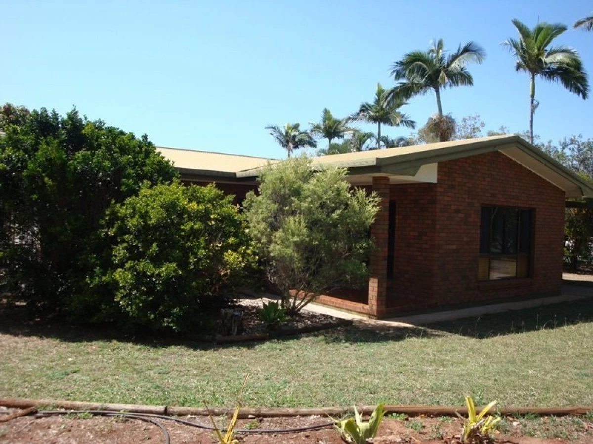 6 Haines Close, Mareeba, QLD, Mareeba - Thumbnail 2