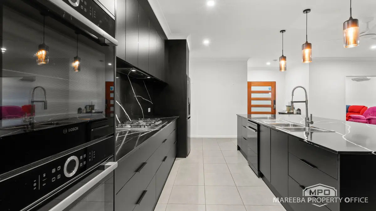 15 Hoevet Court, Mareeba, QLD, Mareeba - Thumbnail 3