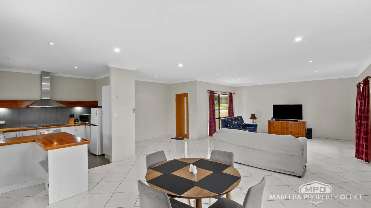 17 Maria Close, Mareeba, QLD, Mareeba - Thumbnail 3
