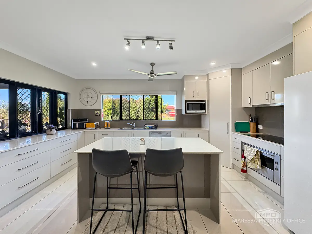 5 Agius Crescent, Mareeba, QLD, Mareeba - Thumbnail 3