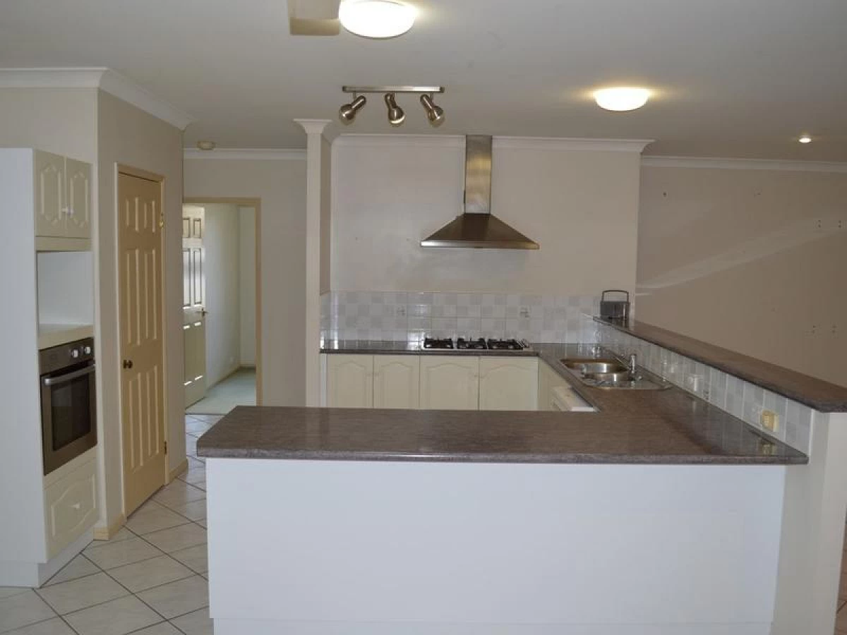 9 Natalie Close, Mareeba, QLD, Mareeba - Thumbnail 2