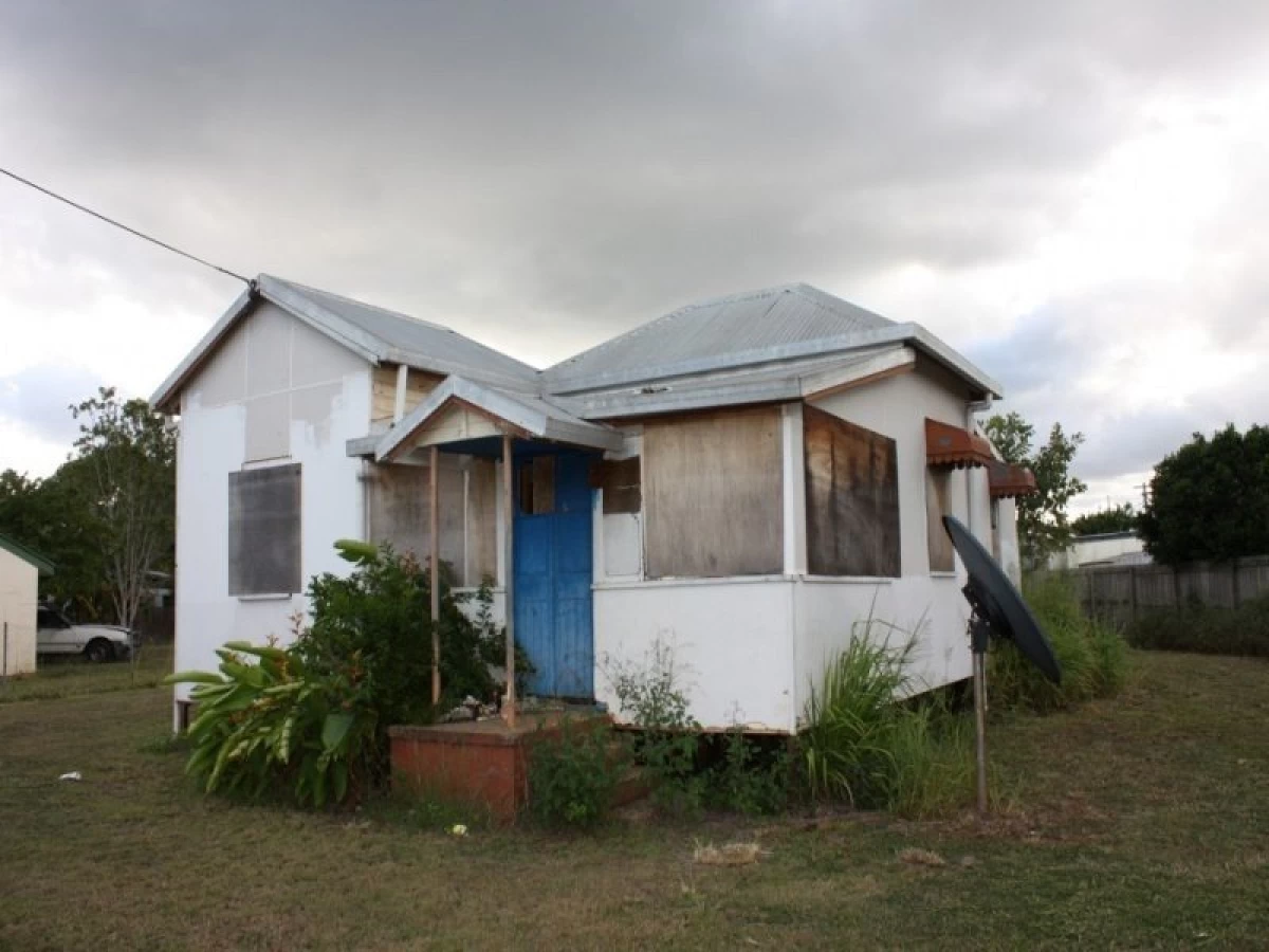 38 Doyle Street, Mareeba, QLD, Mareeba - Thumbnail 2