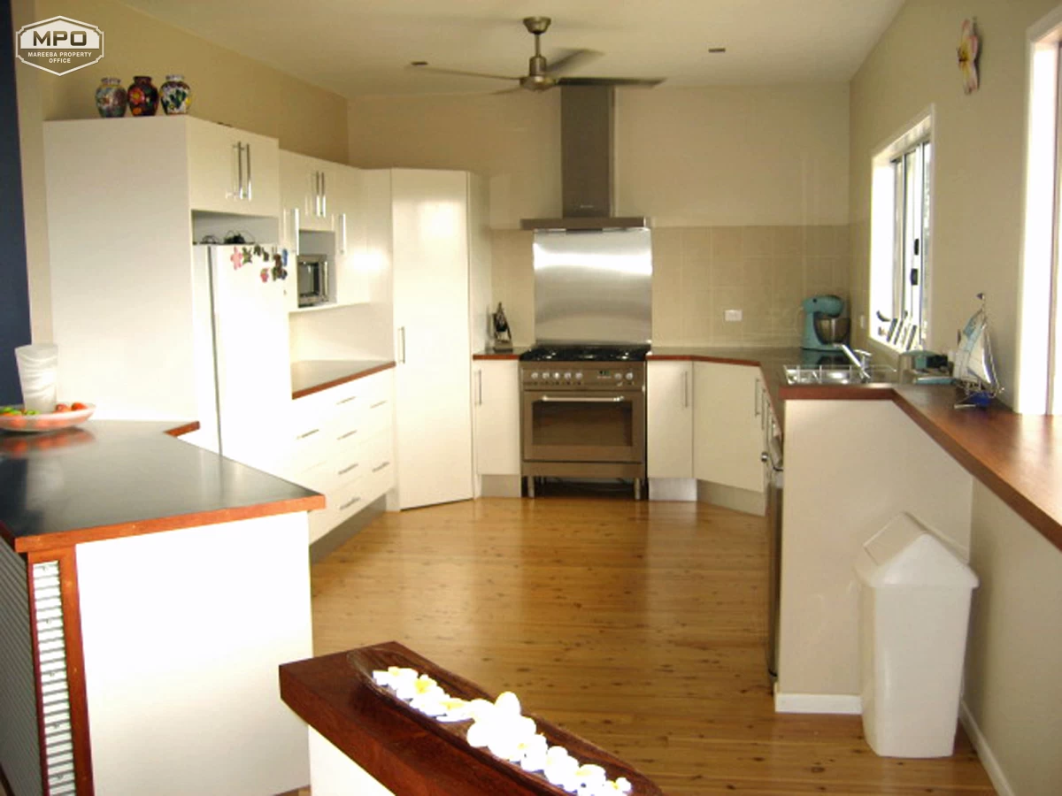 129 Coronet Drive, Mareeba, QLD, Mareeba - Thumbnail 4