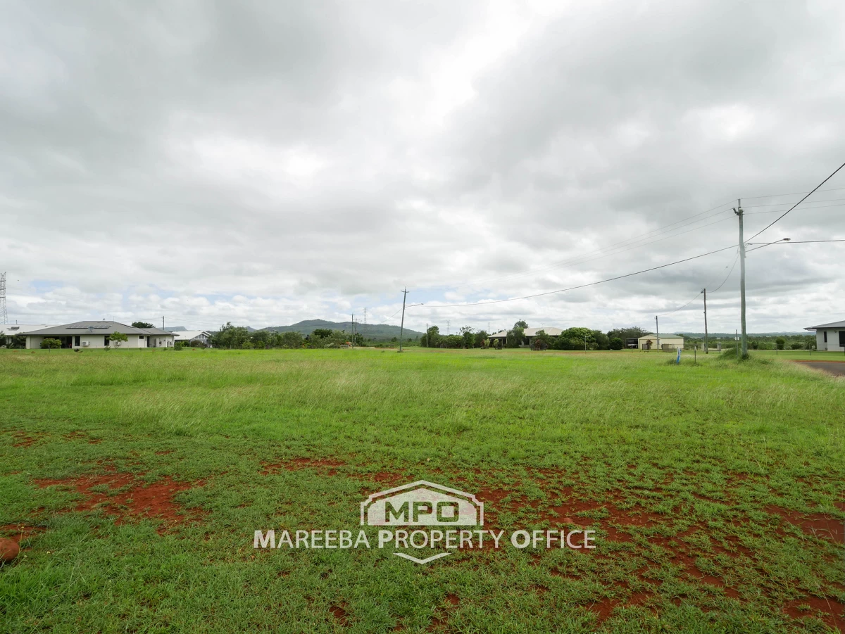 2 Teresa Close, Mareeba, QLD, Mareeba - Thumbnail 2