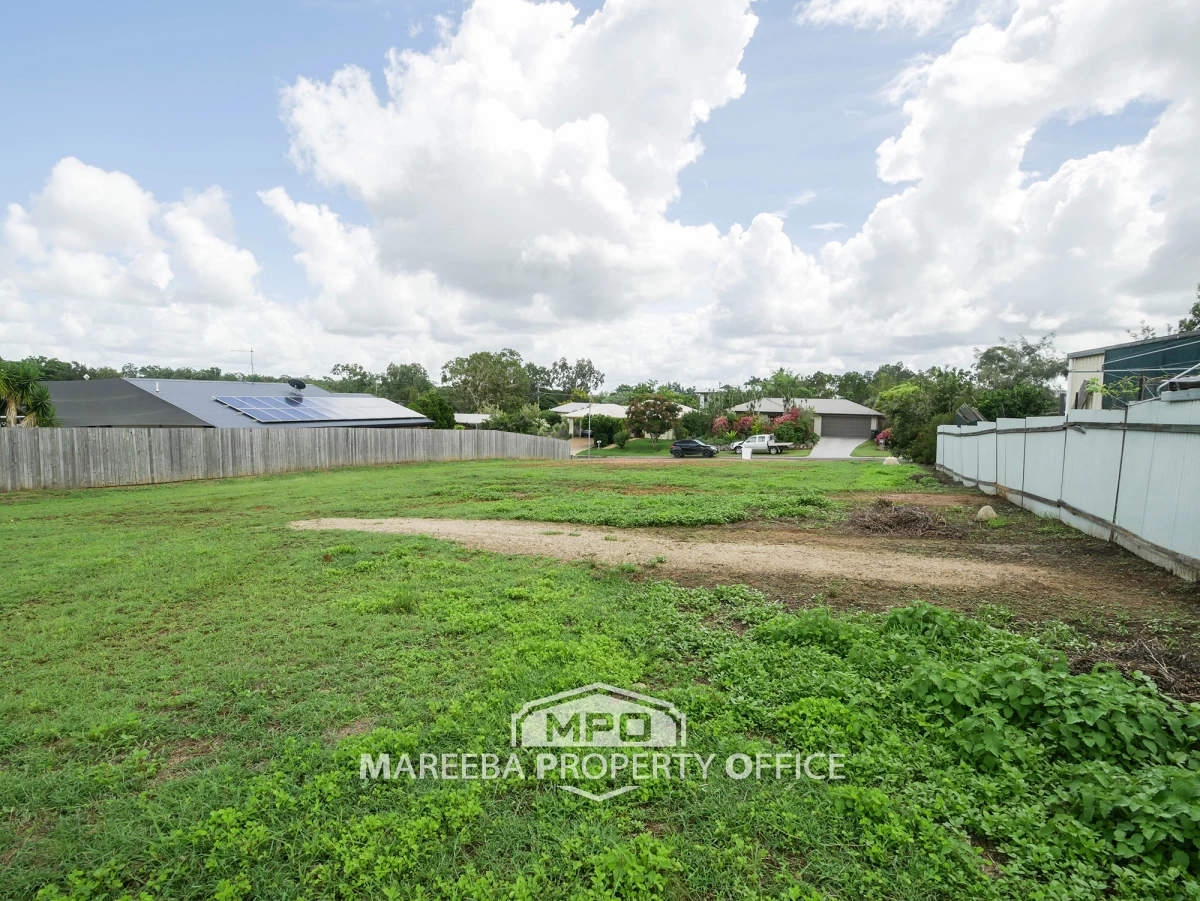 8 Damien Street, Mareeba, QLD, Mareeba - Thumbnail 2
