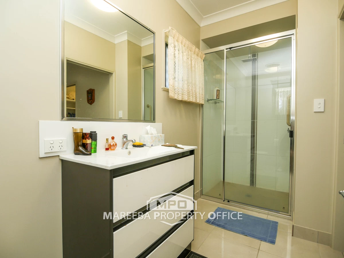 32 Amaroo Drive, Mareeba, QLD, Mareeba - Thumbnail 6
