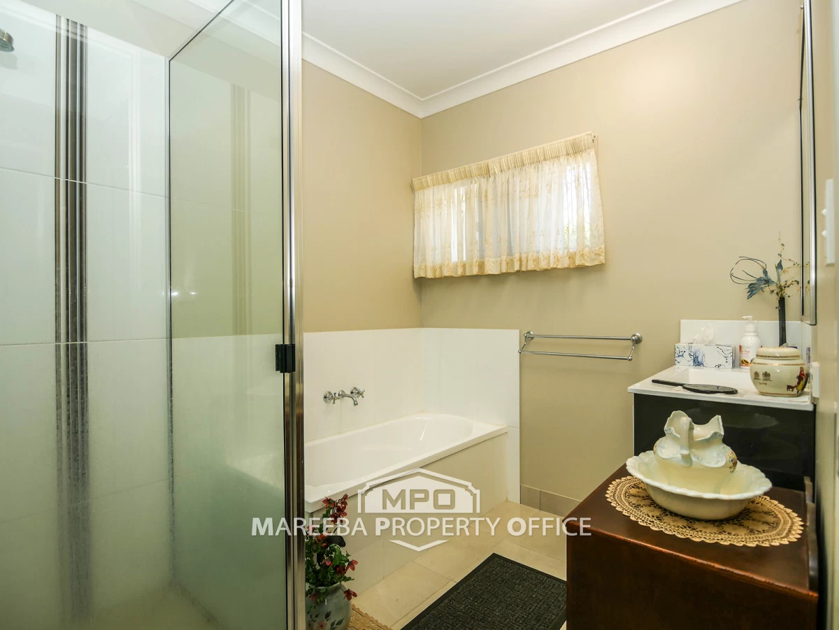 32 Amaroo Drive, Mareeba, QLD, Mareeba - Thumbnail 7
