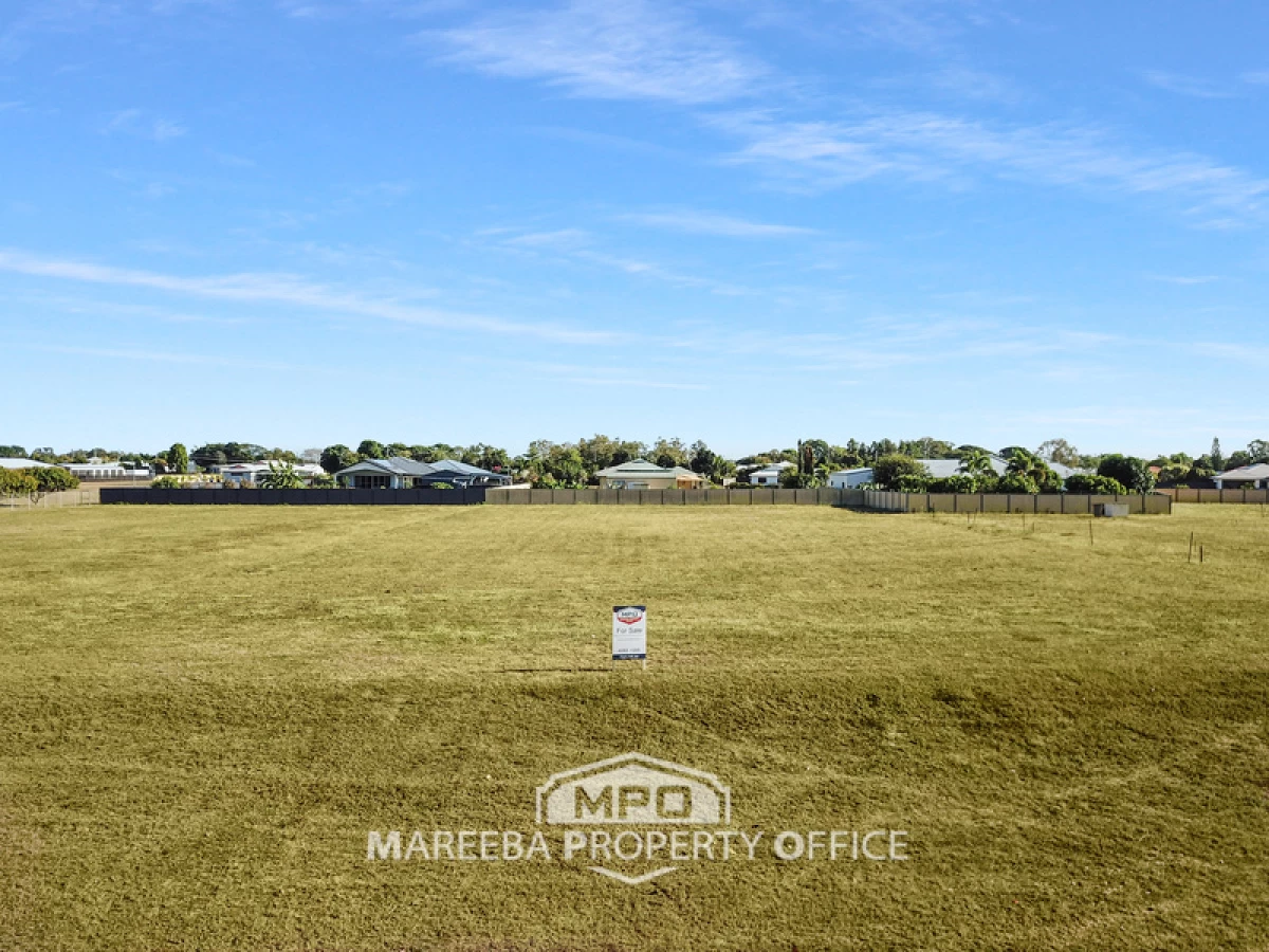15 Parklands Circuit, Mareeba, QLD, Mareeba - Thumbnail 2