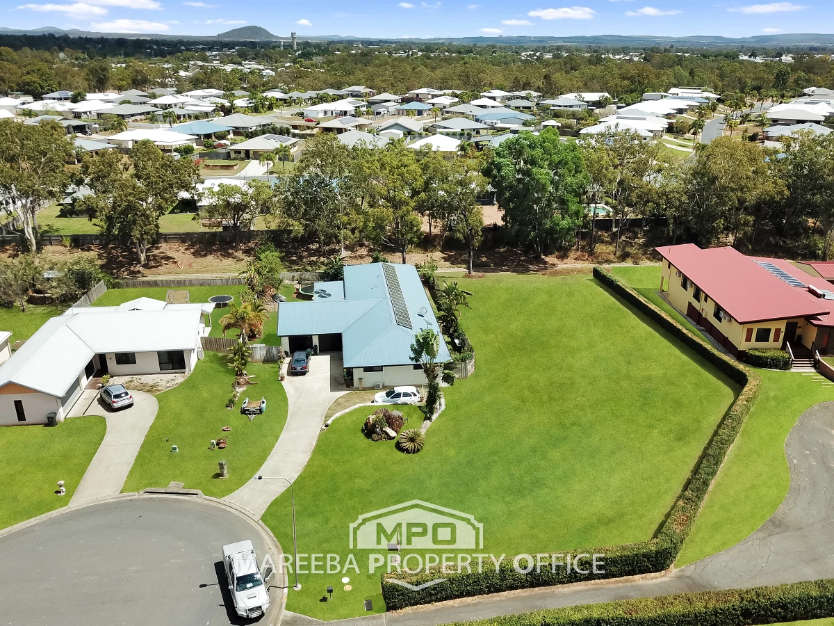 21 Maria Close, Mareeba, QLD, Mareeba - Thumbnail 4