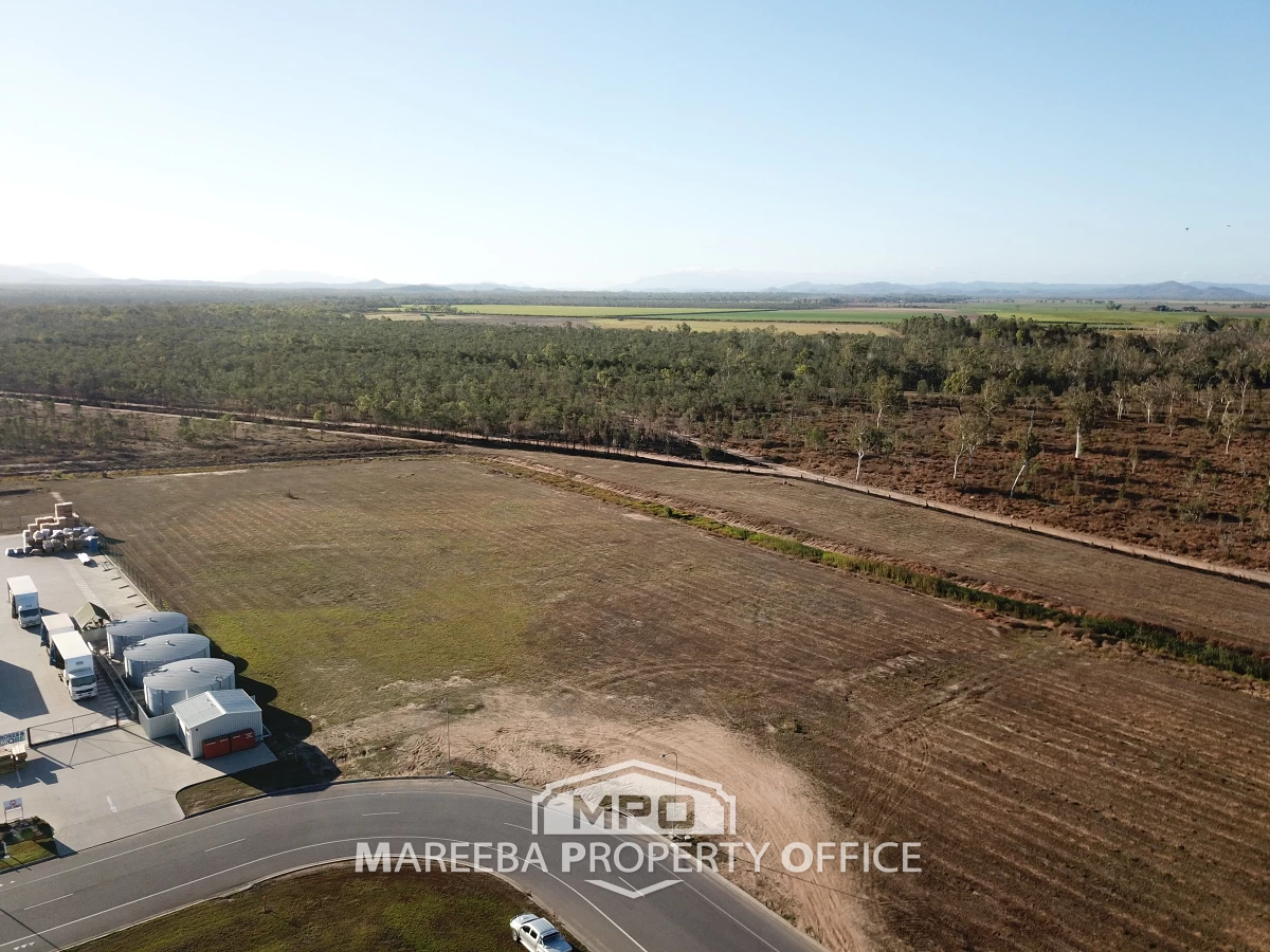 16 Thora Cleland Drive, Mareeba, QLD, Mareeba - Thumbnail 4