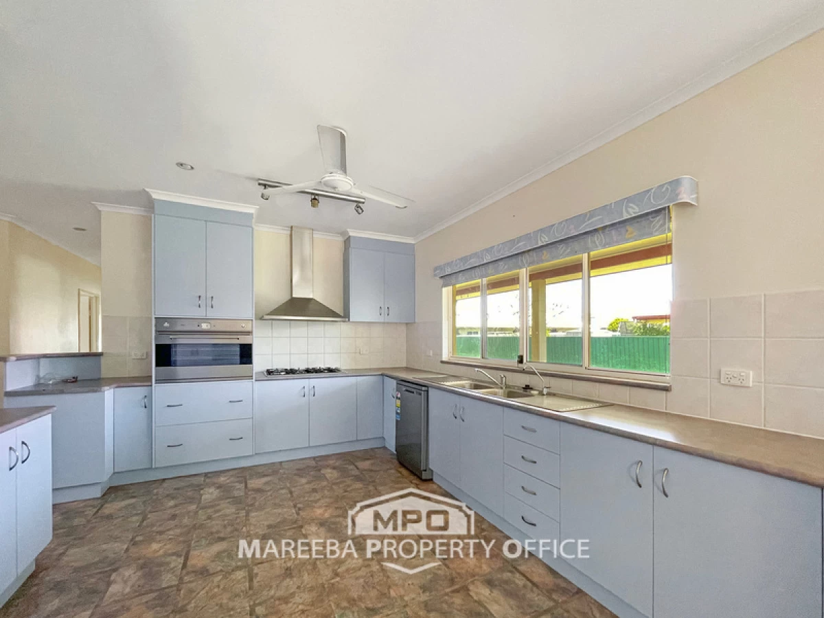 11 Ceola Drive, Mareeba, QLD, Mareeba - Thumbnail 2