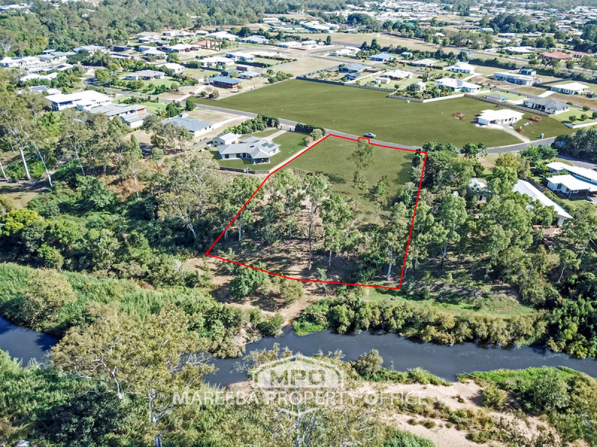 24 Parklands Circuit, Mareeba, QLD, Mareeba - Thumbnail 2