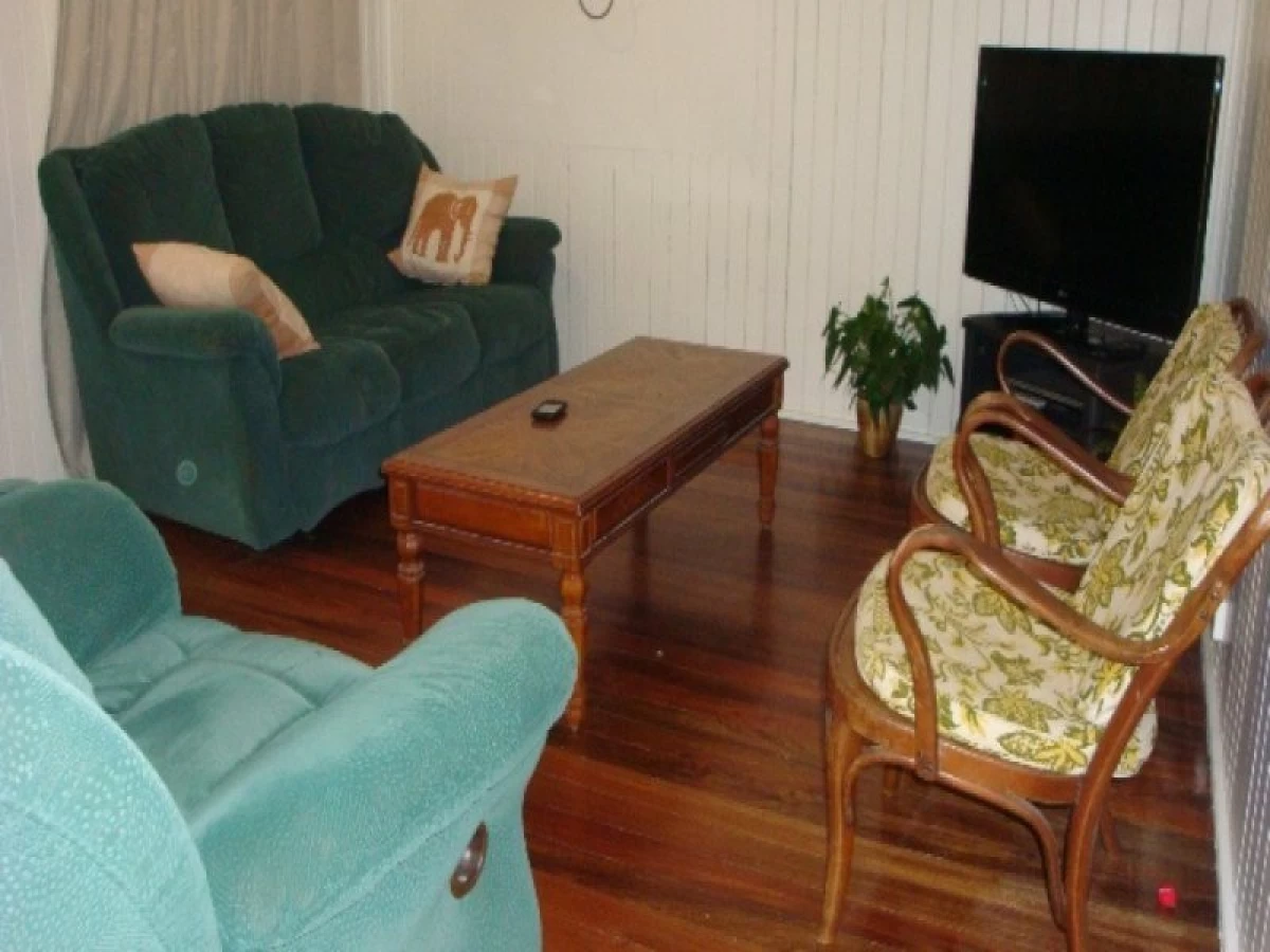 27 Robins Street, Mareeba, QLD, Mareeba - Thumbnail 4