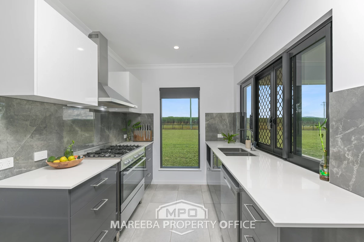 2 Agius Crescent, Mareeba, QLD, Mareeba - Thumbnail 4