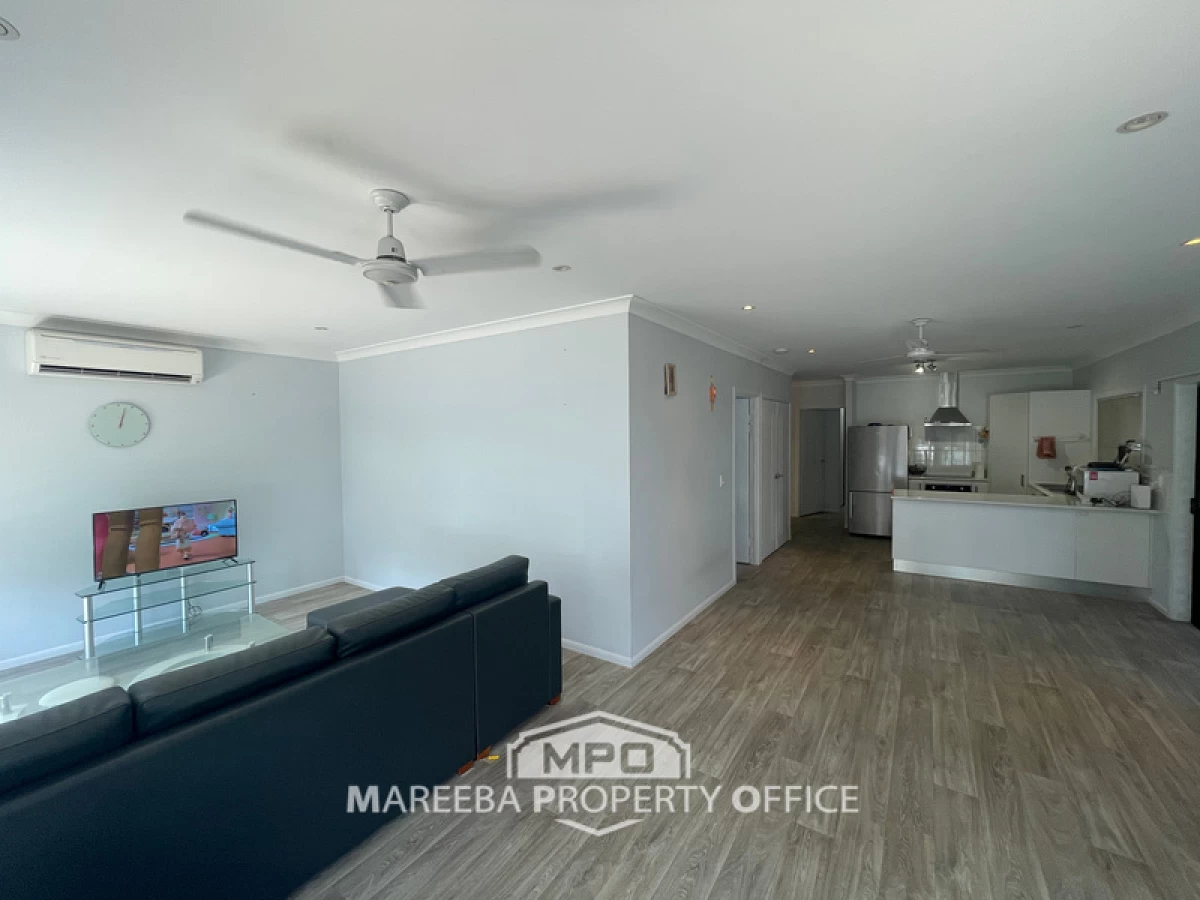 14 Macrae Street, Mareeba, QLD, Mareeba - Thumbnail 2