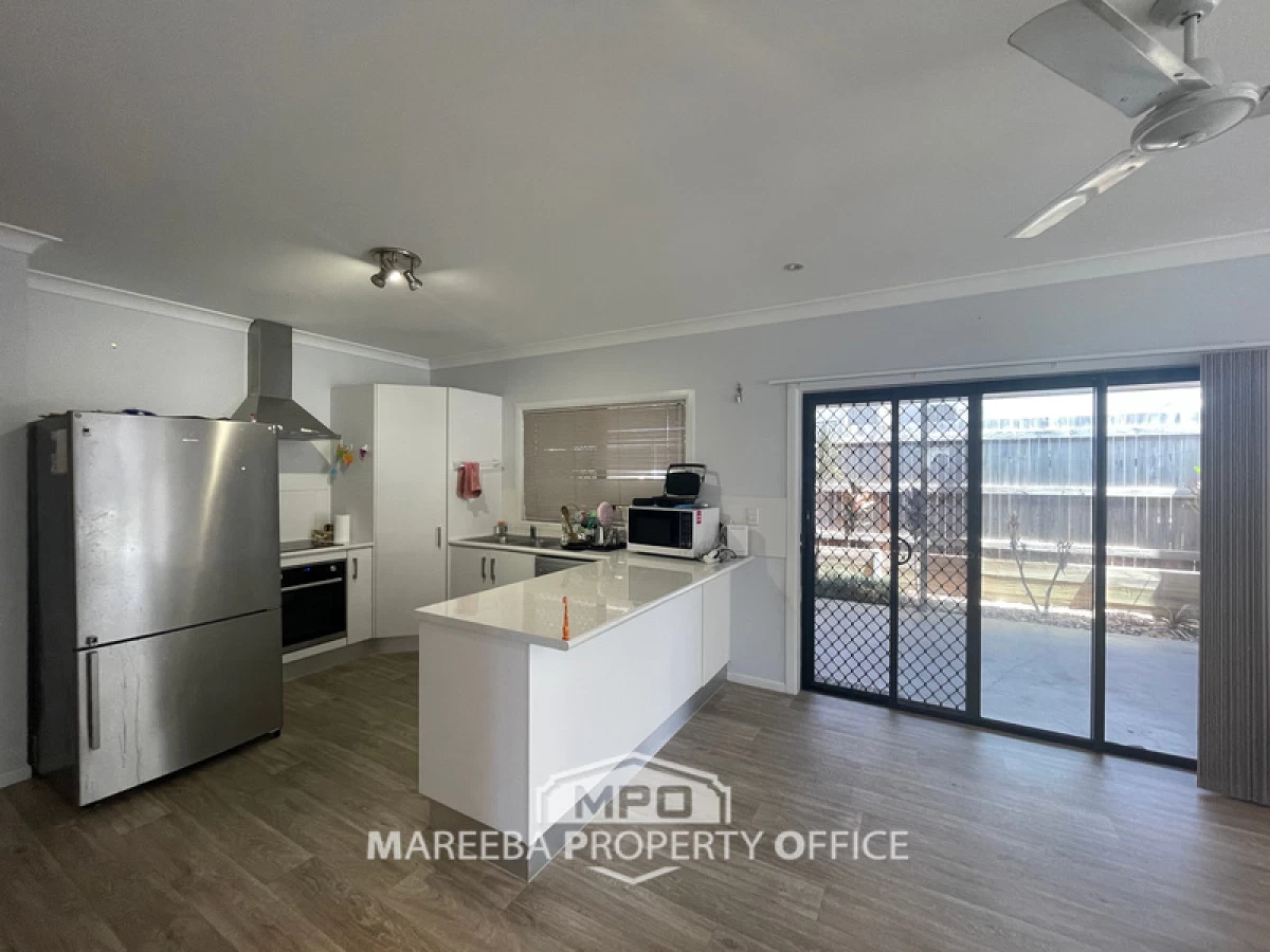 14 Macrae Street, Mareeba, QLD, Mareeba - Thumbnail 3