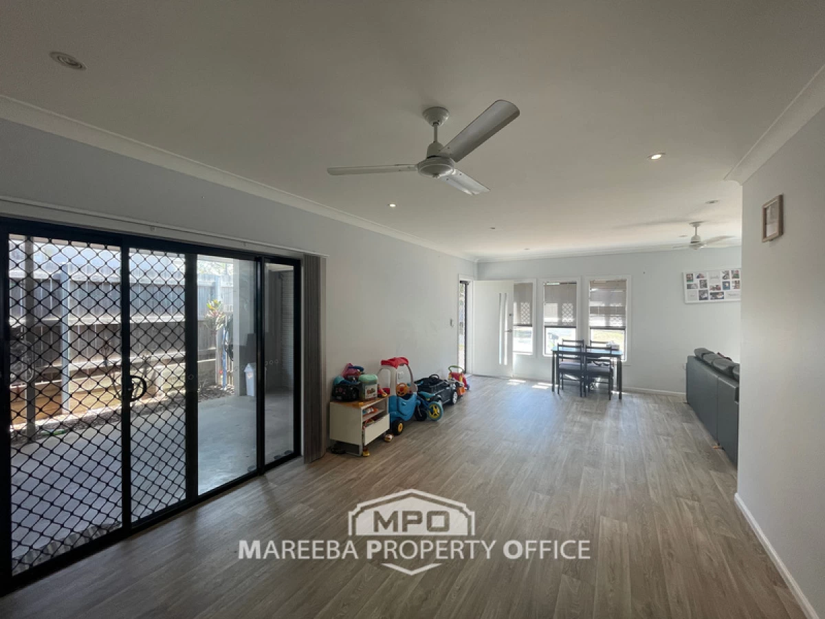 14 Macrae Street, Mareeba, QLD, Mareeba - Thumbnail 4