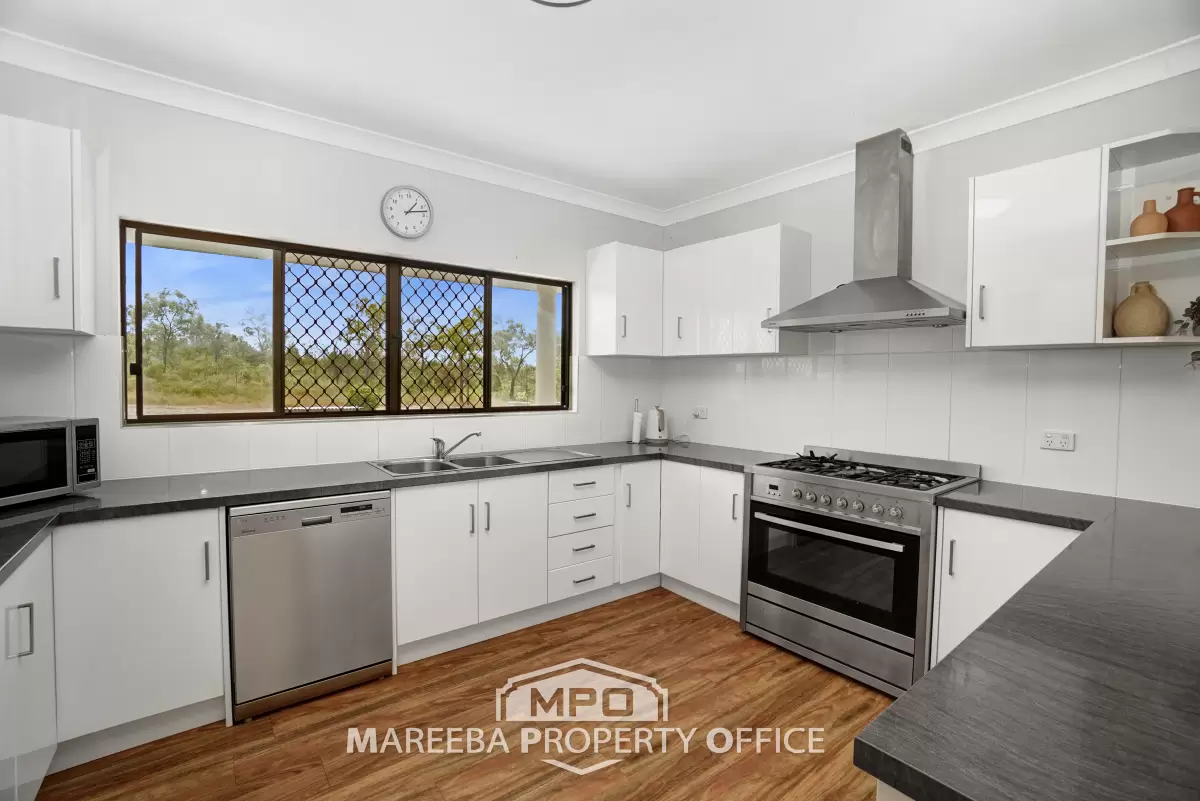 66 Country Road, Mareeba, QLD, Mareeba - Thumbnail 3