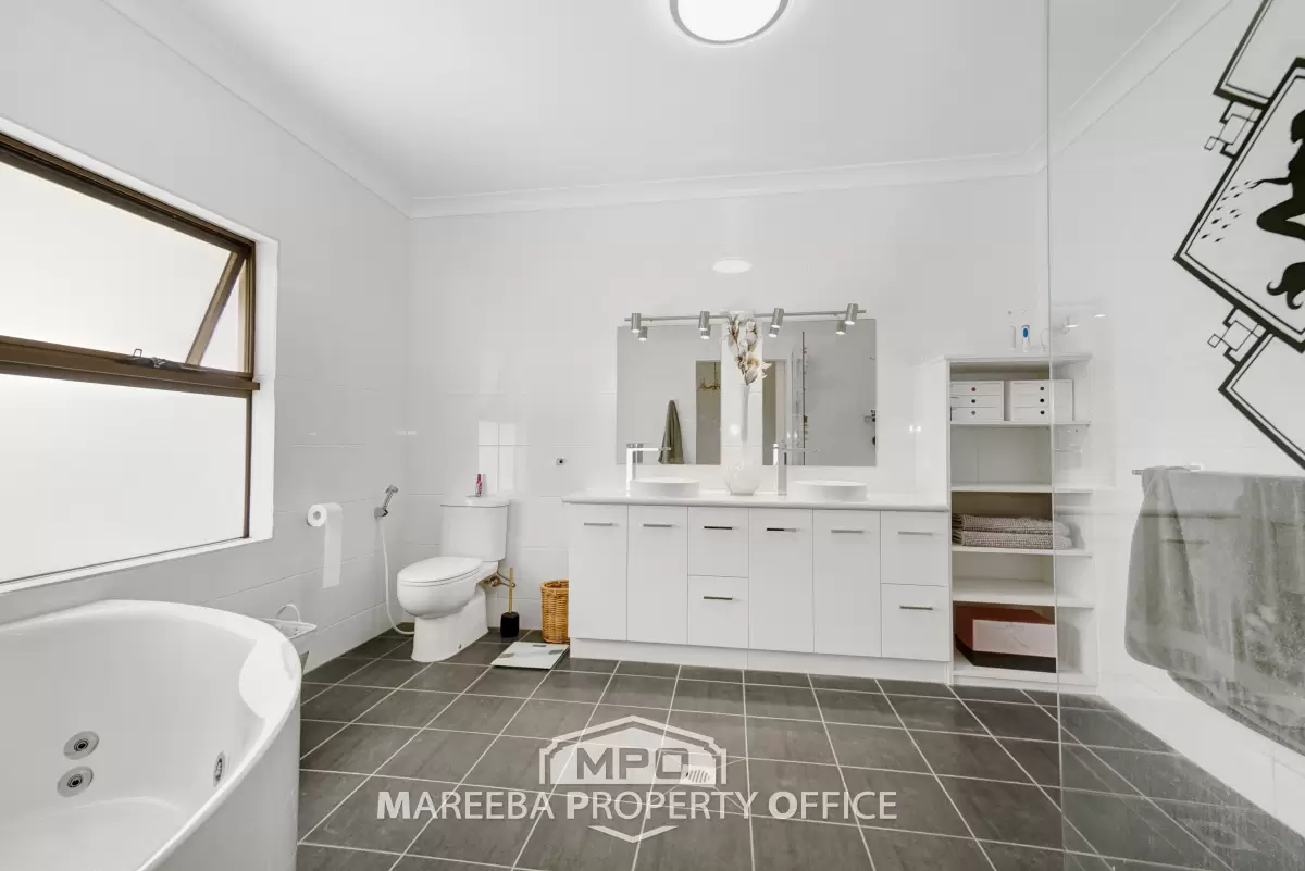 66 Country Road, Mareeba, QLD, Mareeba - Thumbnail 7