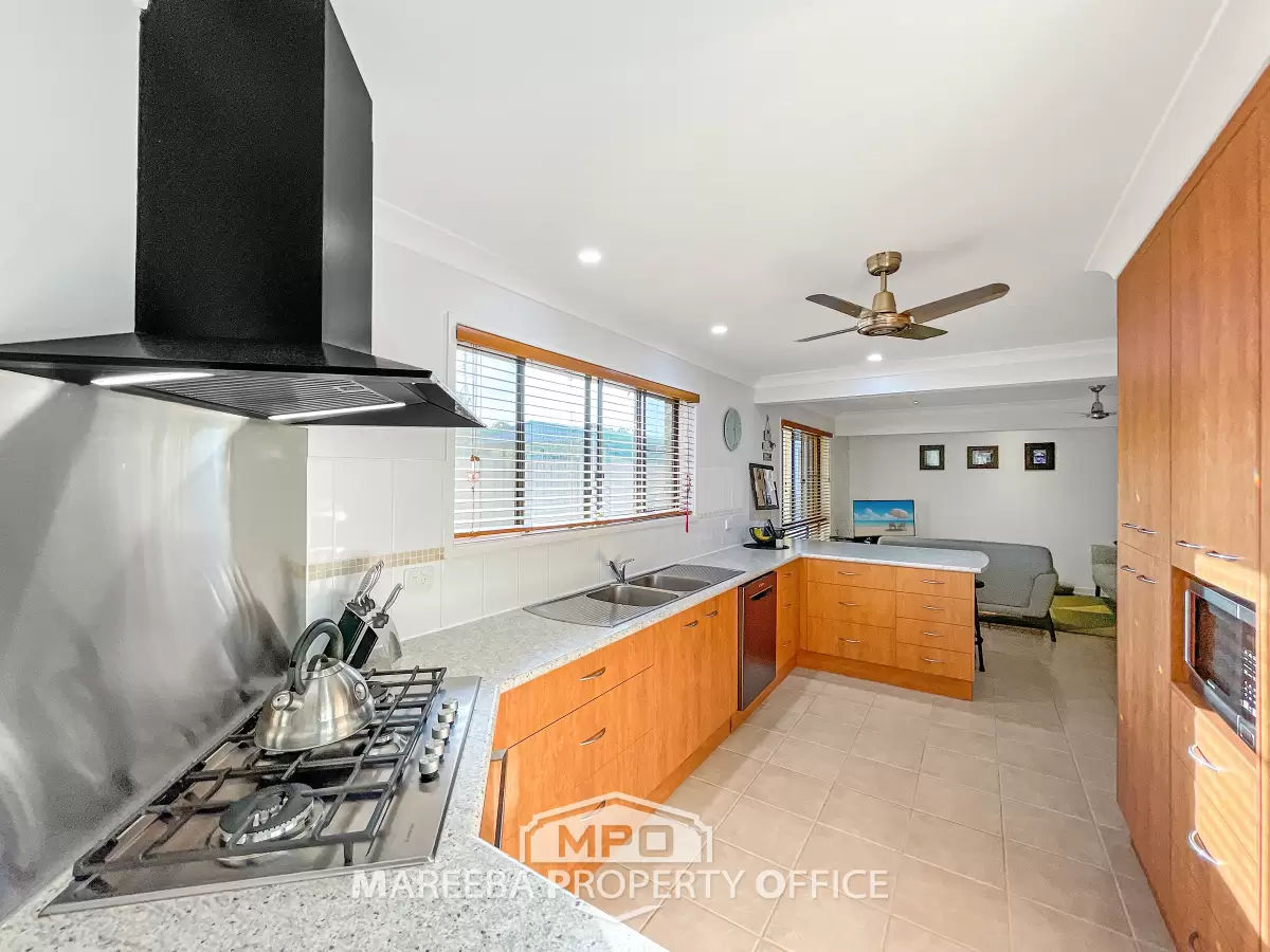 12 Donlen Street, Mareeba, QLD, Mareeba - Thumbnail 3