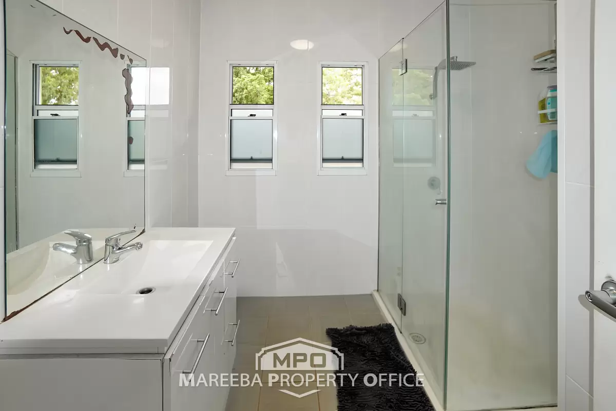 16 Troughton Street, Mareeba, QLD, Mareeba - Thumbnail 5